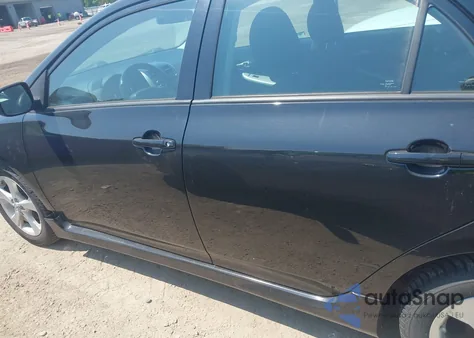 2011 Toyota Corolla S z USA, uszkodzony, nr VIN 2T1BU4EE9BC603675